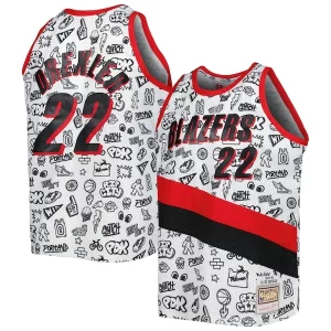 Resistente Práctico Sofisticado Clyde Drexler Portland Trail Blazers 1991/92 Hardwood Classics Doodle Swingman Player Jersey White